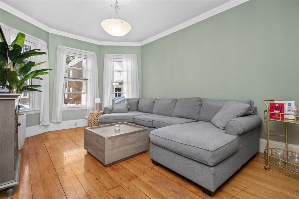 725 East 3rd St Property Photo 17