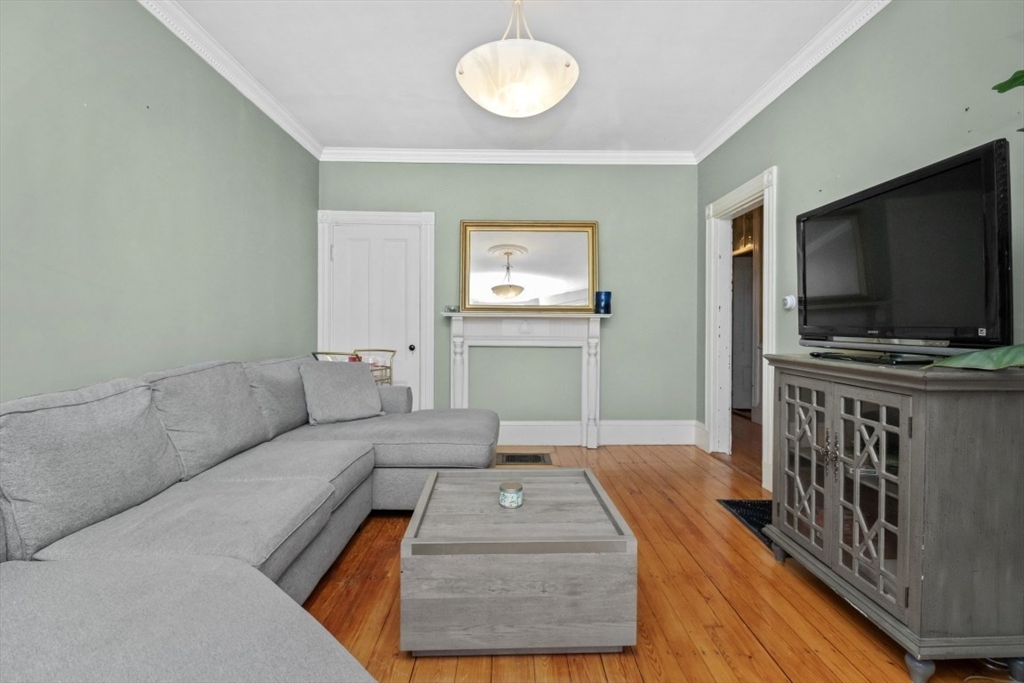 725 East 3rd St Property Photo 19