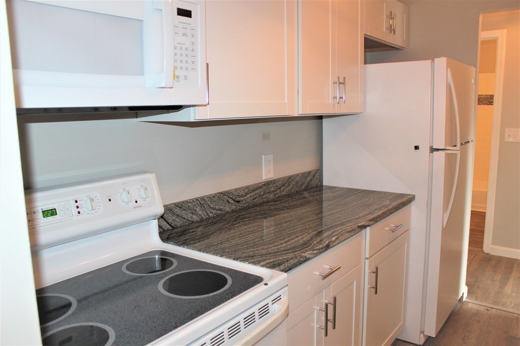127 Kings St # 304 Property Photo 3