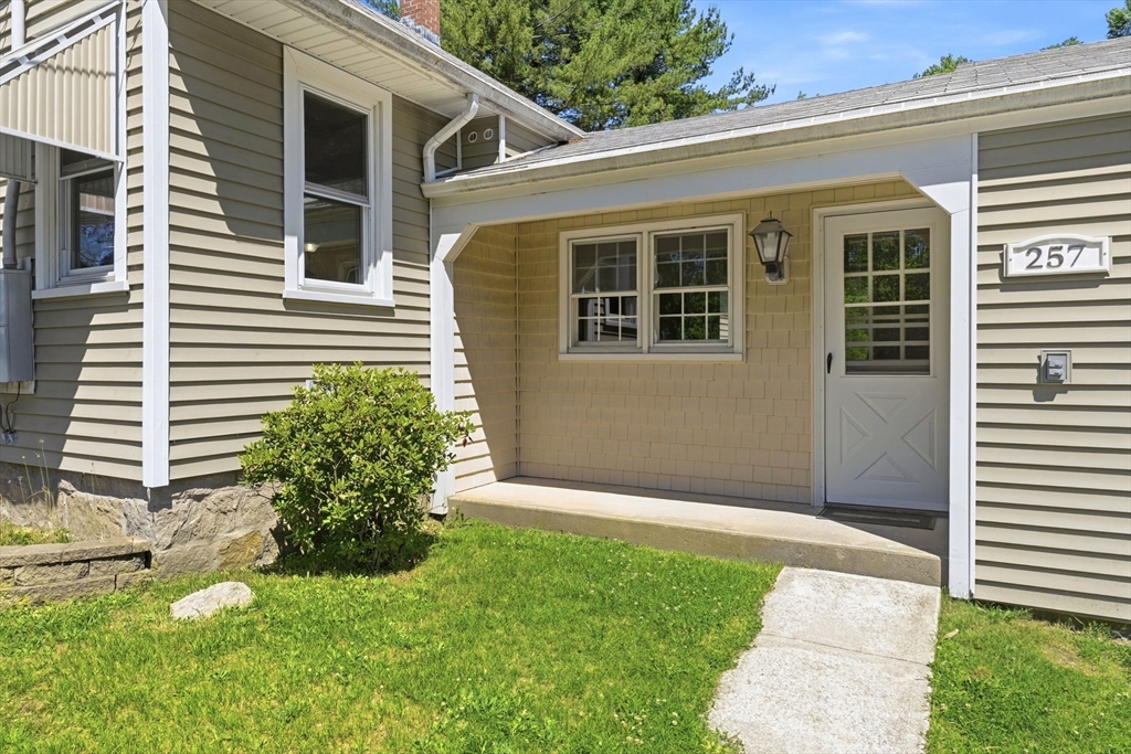 257 Union Ave Property Photo 3