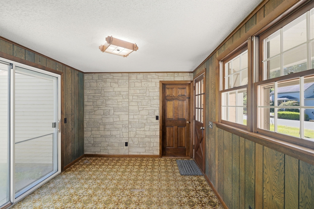 257 Union Ave Property Photo 4