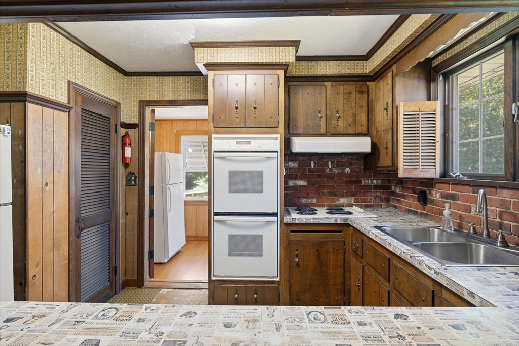 257 Union Ave Property Photo 11