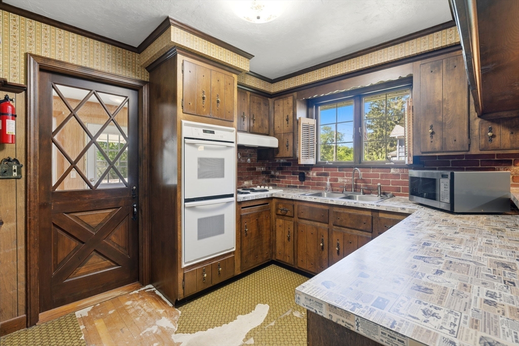 257 Union Ave Property Photo 13