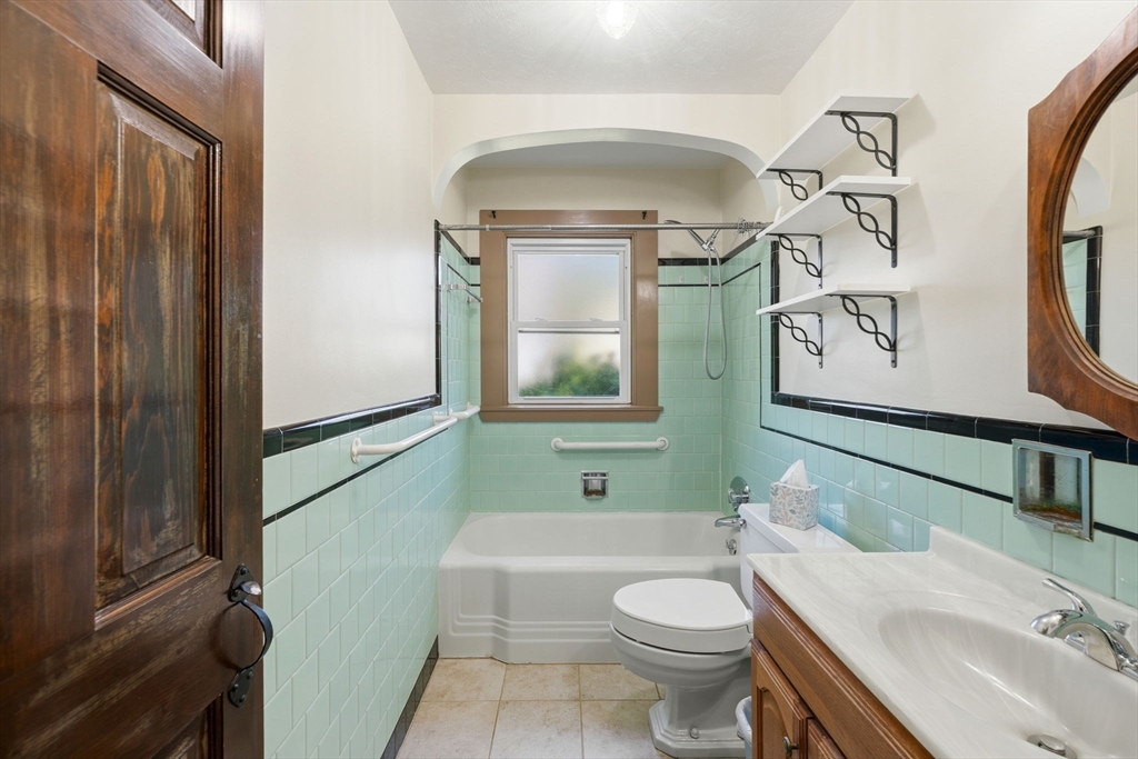 257 Union Ave Property Photo 17
