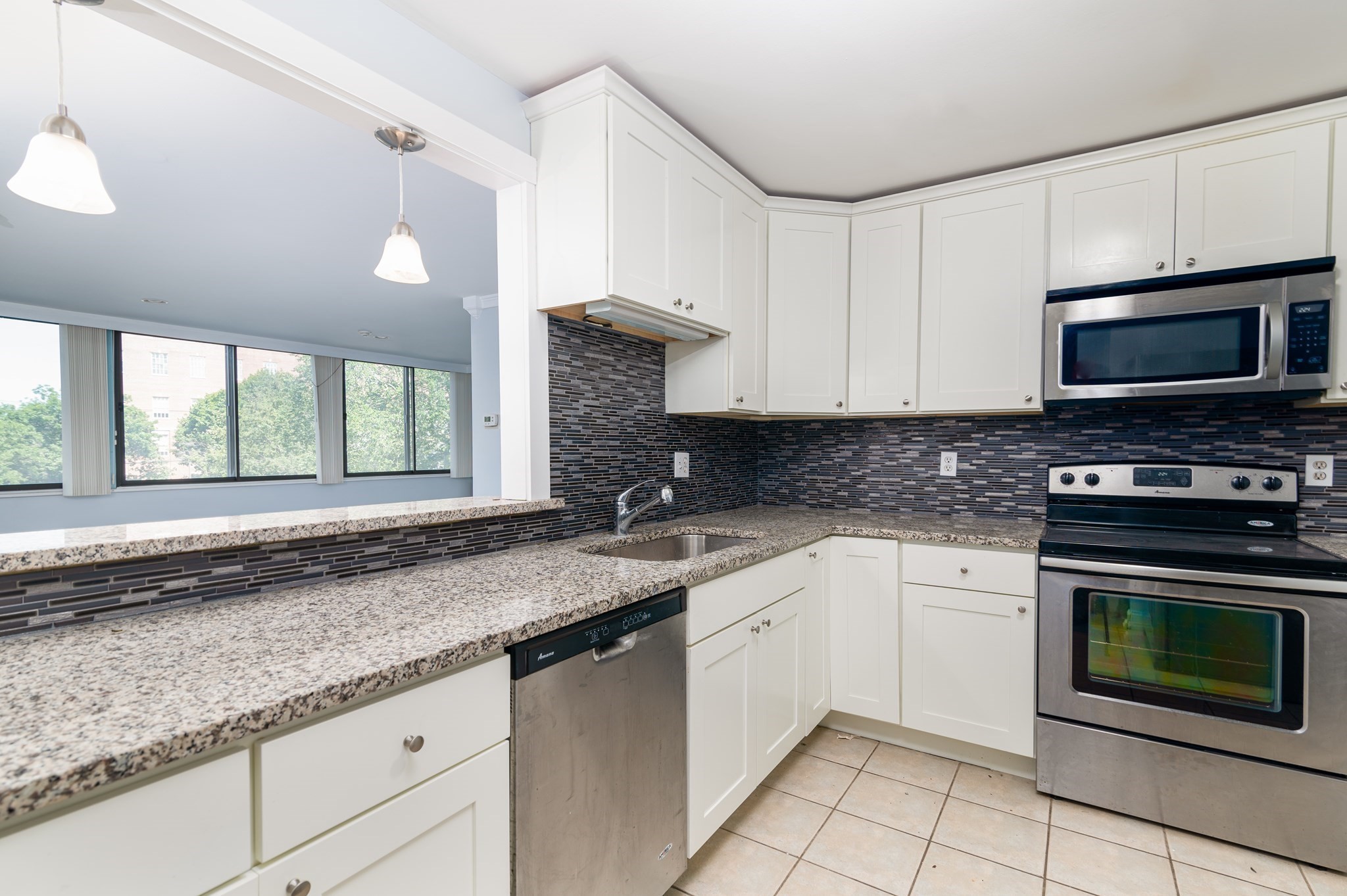 77 Adams St # 210 Property Photo 3