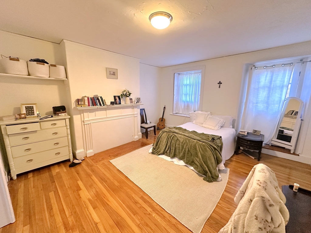 7 Charles # 2 Property Photo 7