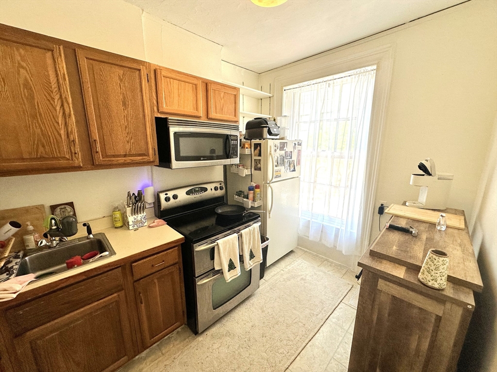7 Charles # 2 Property Photo 10