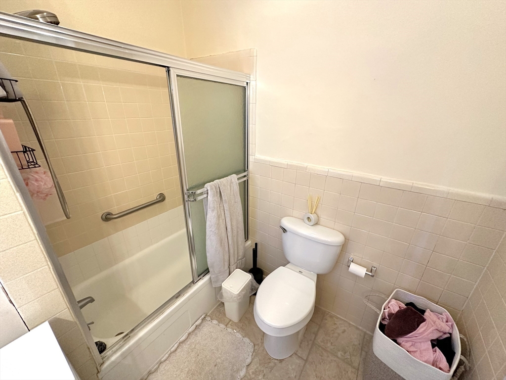 7 Charles # 2 Property Photo 11
