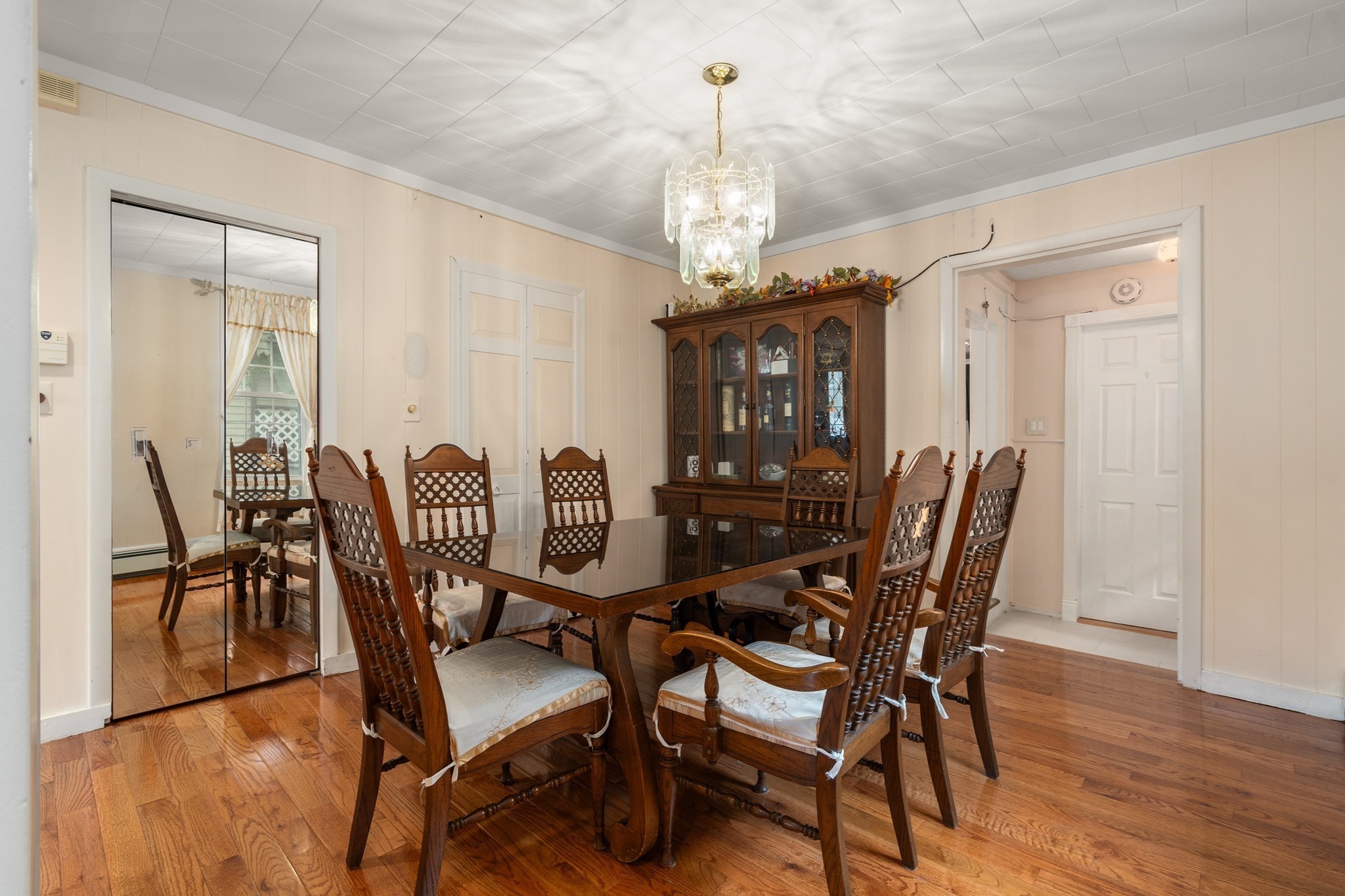 27 Windom St Property Photo 5