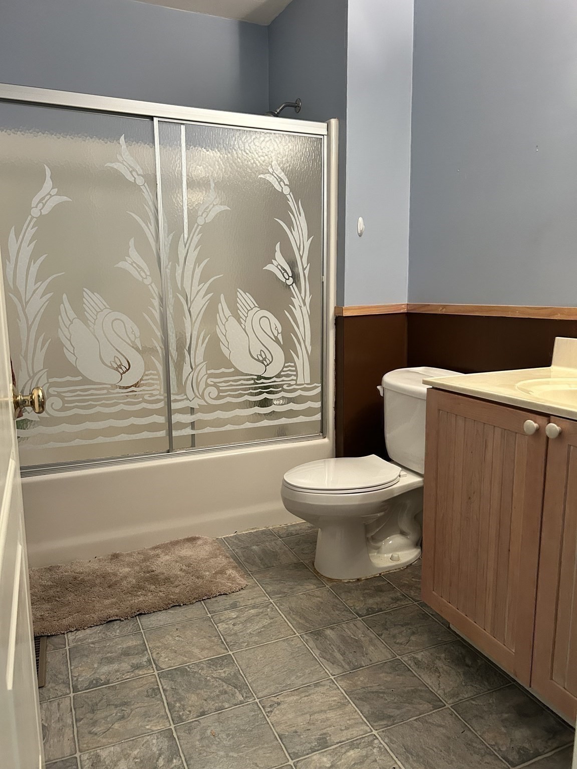 169 Park Ave W Property Photo 19