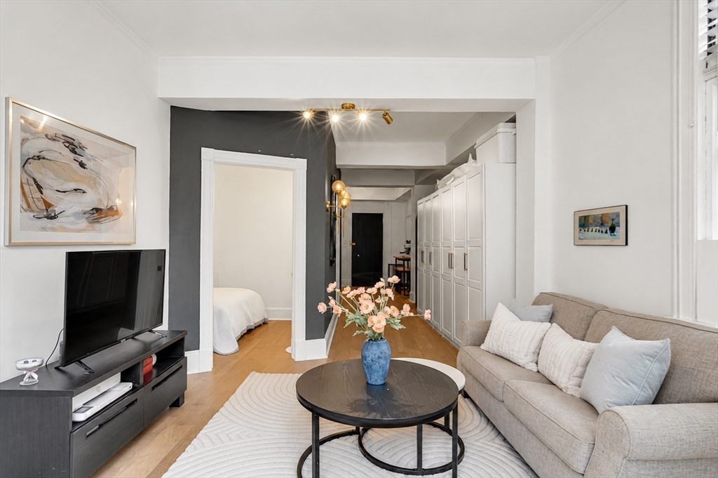21 Beacon St # 8g Property Photo 6
