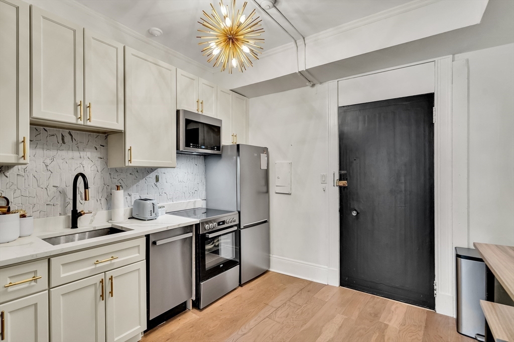 21 Beacon St # 8g Property Photo 12