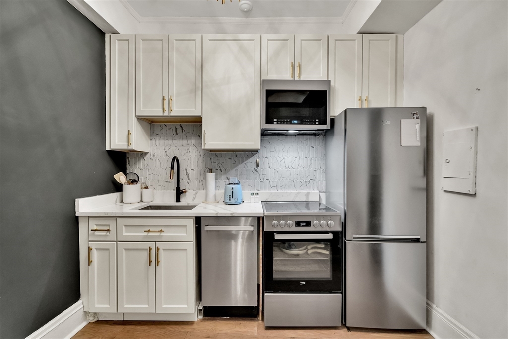 21 Beacon St # 8g Property Photo 14