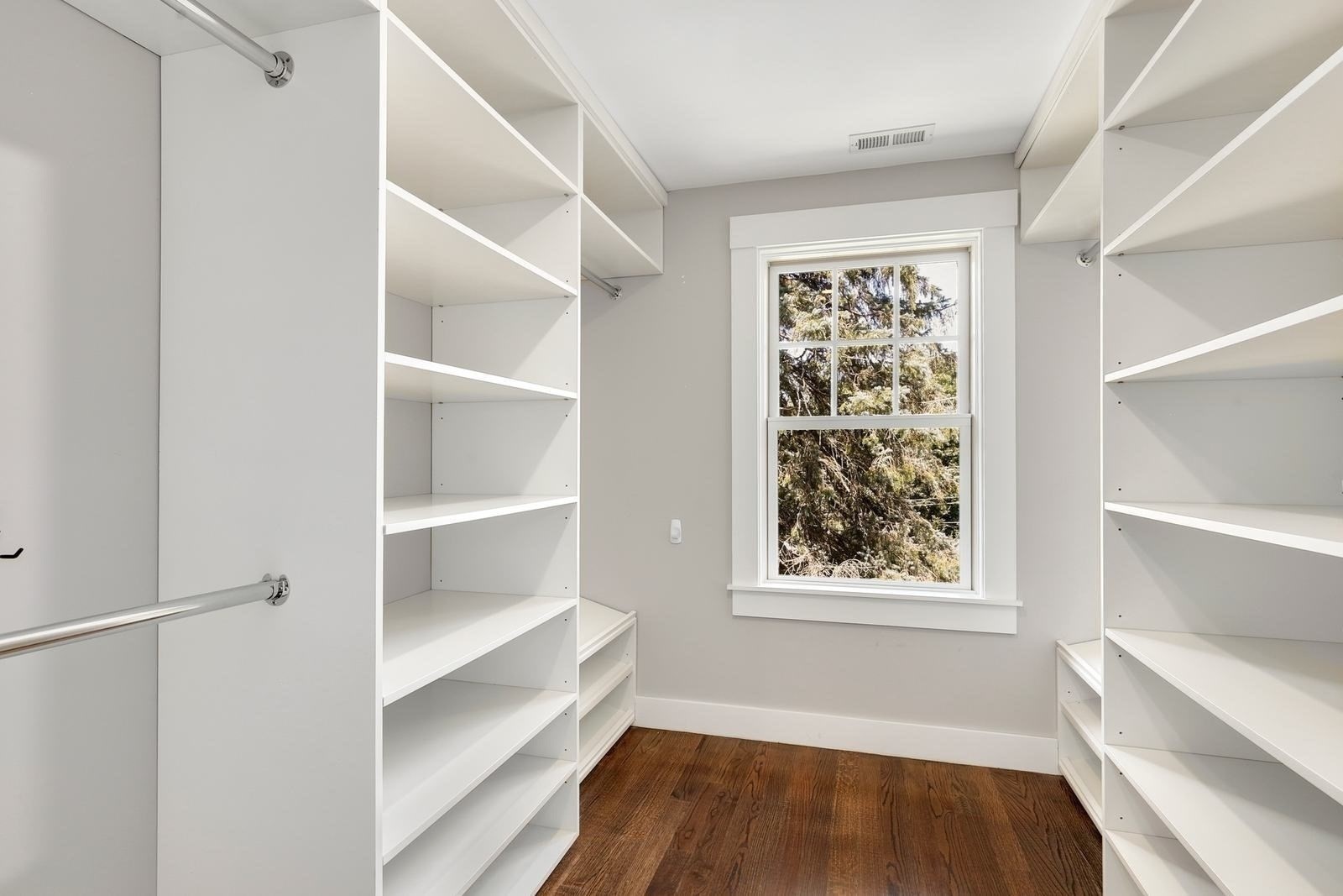 7 Park St Property Photo 13