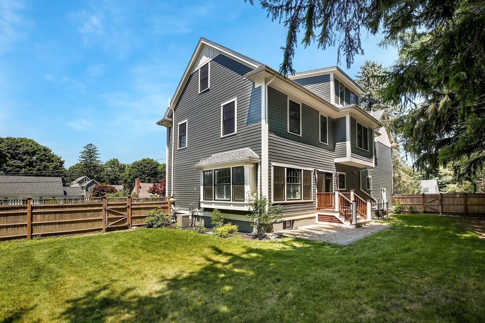 7 Park St Property Photo 28