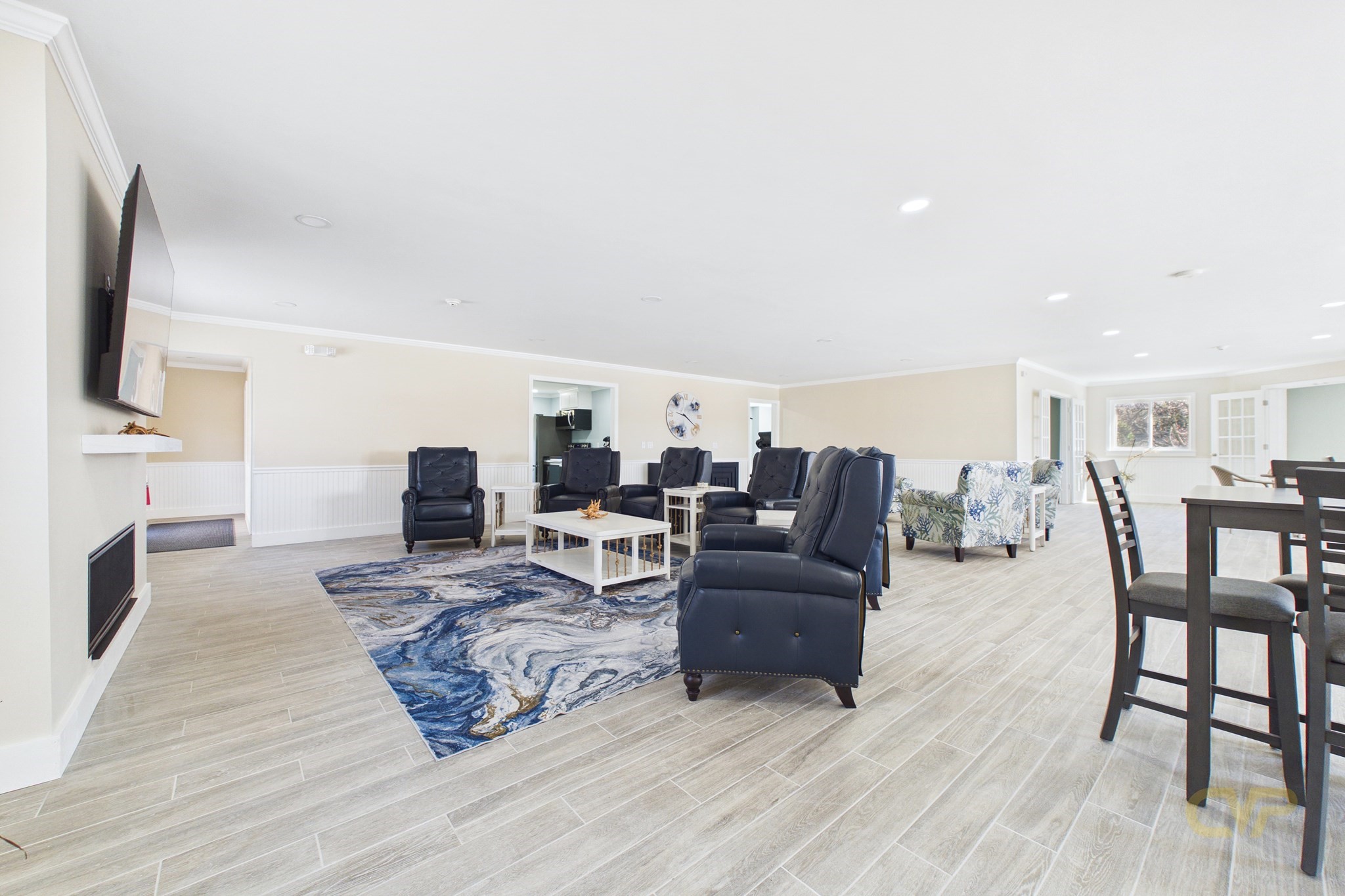 15 Park Ave # 211 Property Photo 6