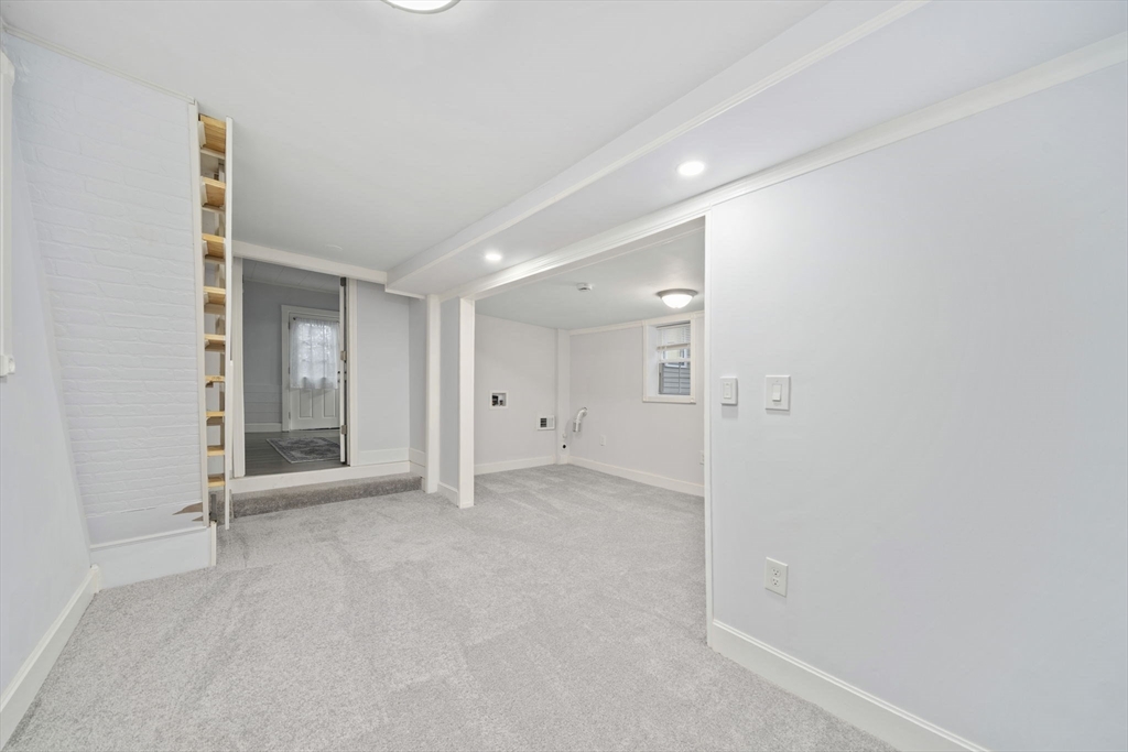 73 Laurie Ave Property Photo 14