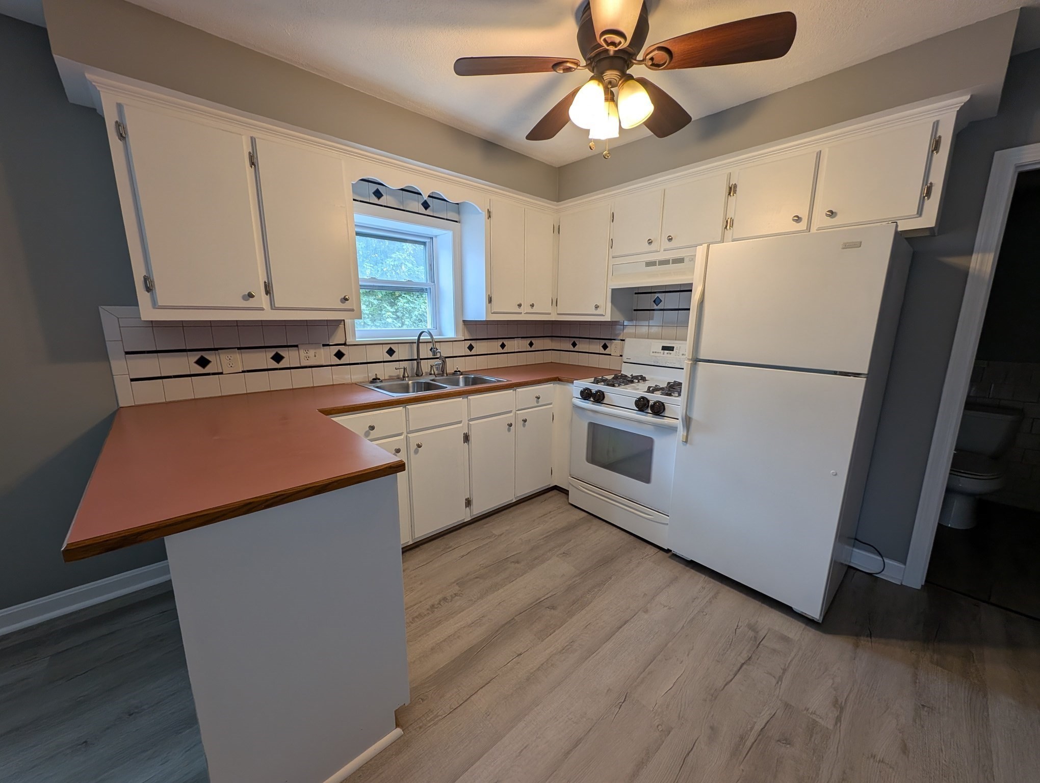 162 Rockland St Property Photo 15