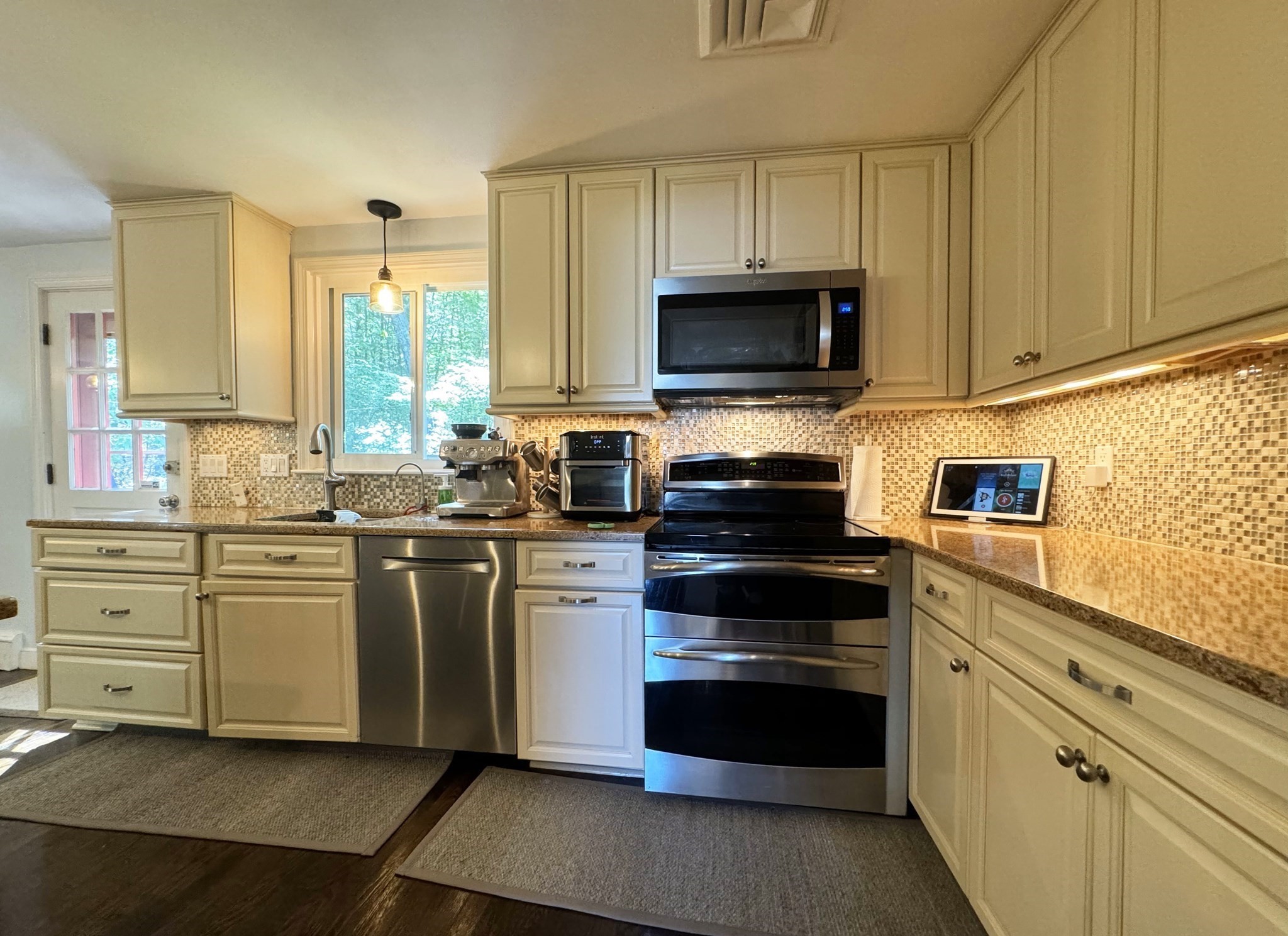10 Meadowview Rd Property Photo 13