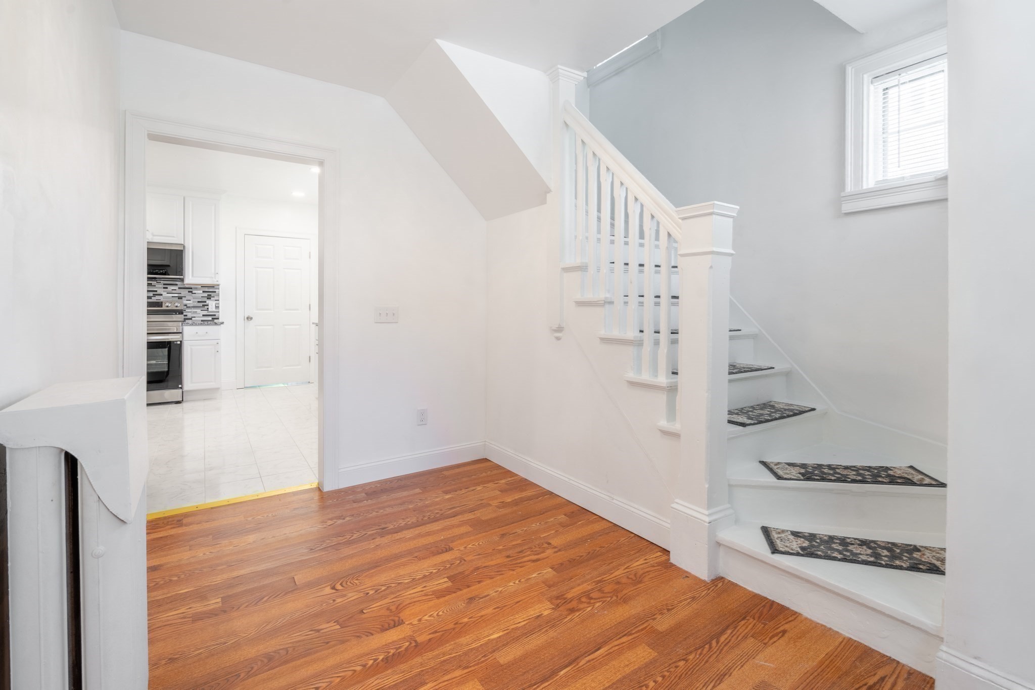 10 Walnut St Property Photo 6