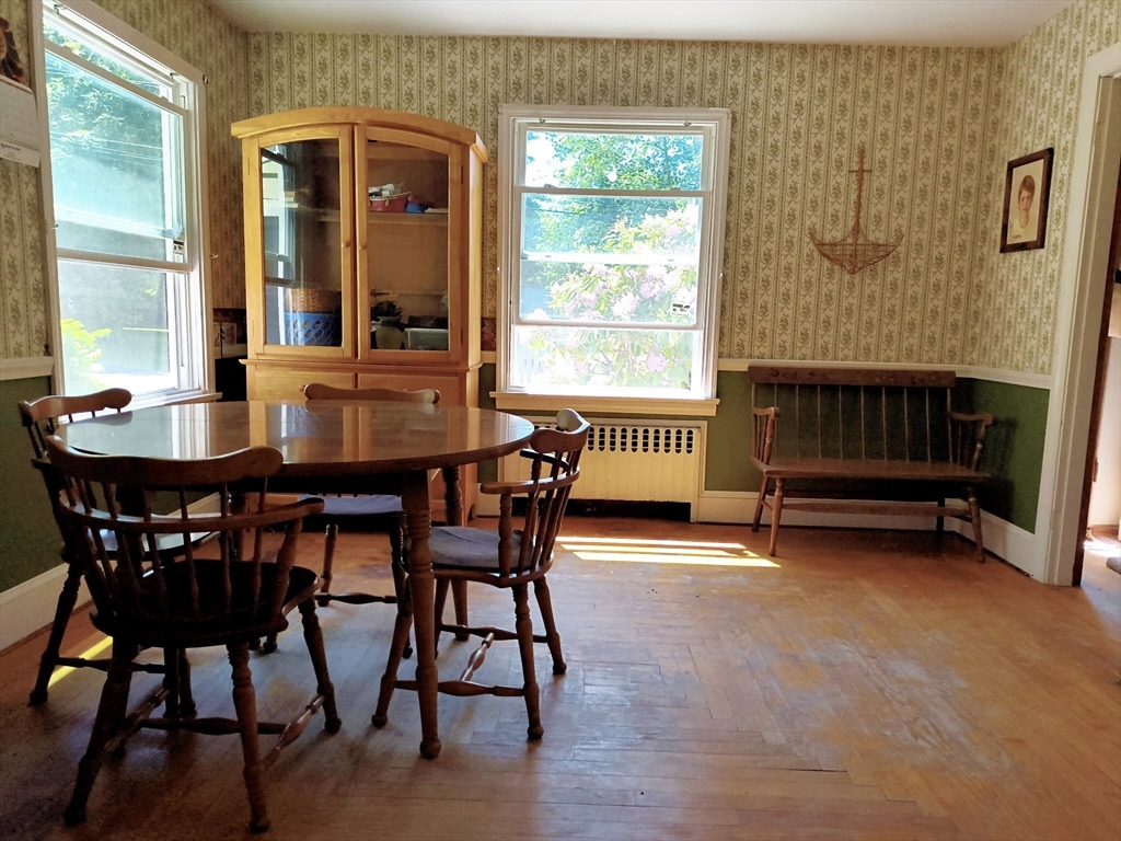 4 Pleasant St Property Photo 4