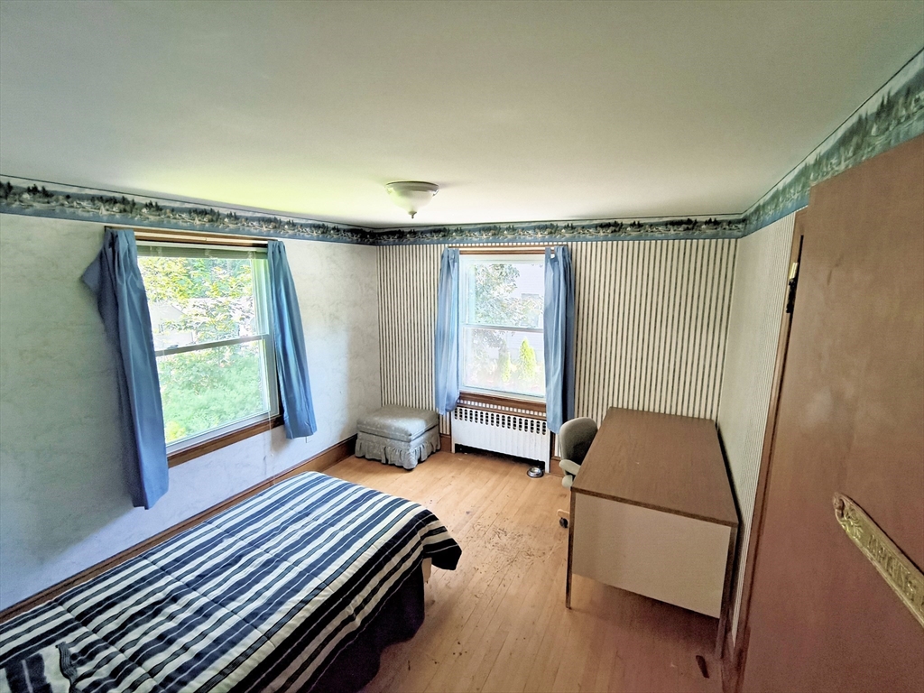 4 Pleasant St Property Photo 13