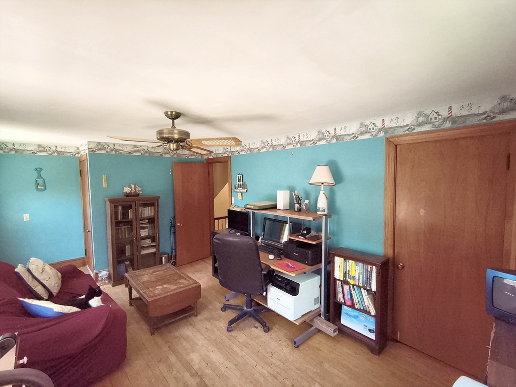 4 Pleasant St Property Photo 14