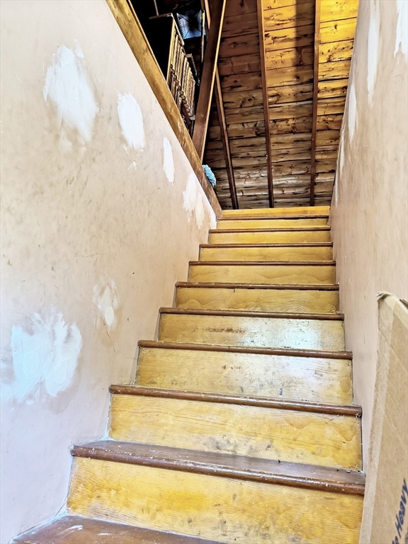 4 Pleasant St Property Photo 15