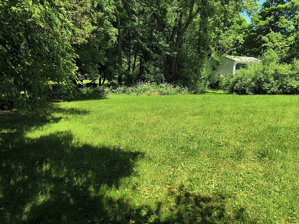 4 Pleasant St Property Photo 17