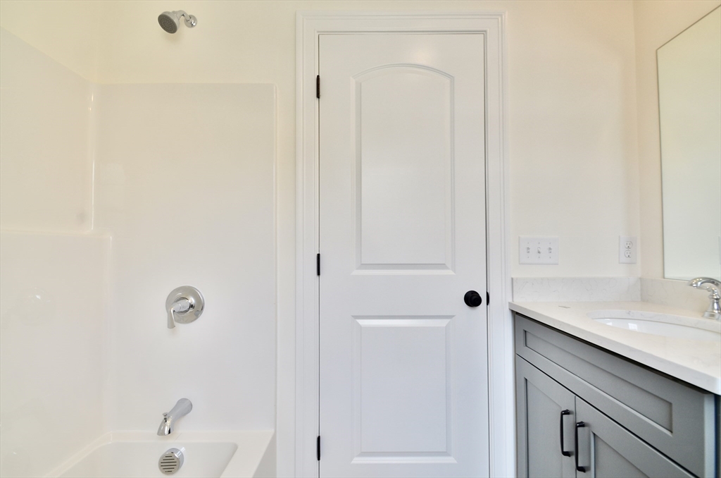 21c Crownshield # 21c Property Photo 24