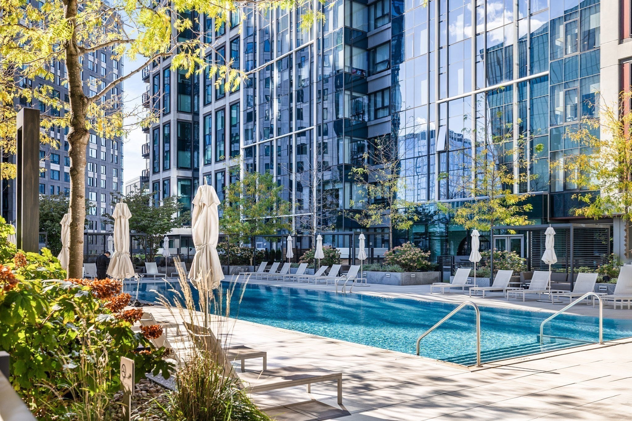 133 Seaport Blvd # 1602 Property Photo 2