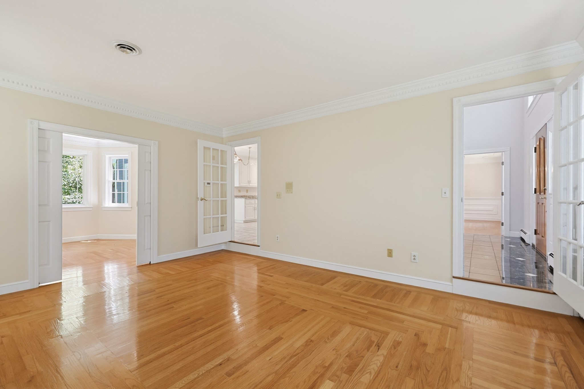 19 Windsor Dr. Property Photo 18