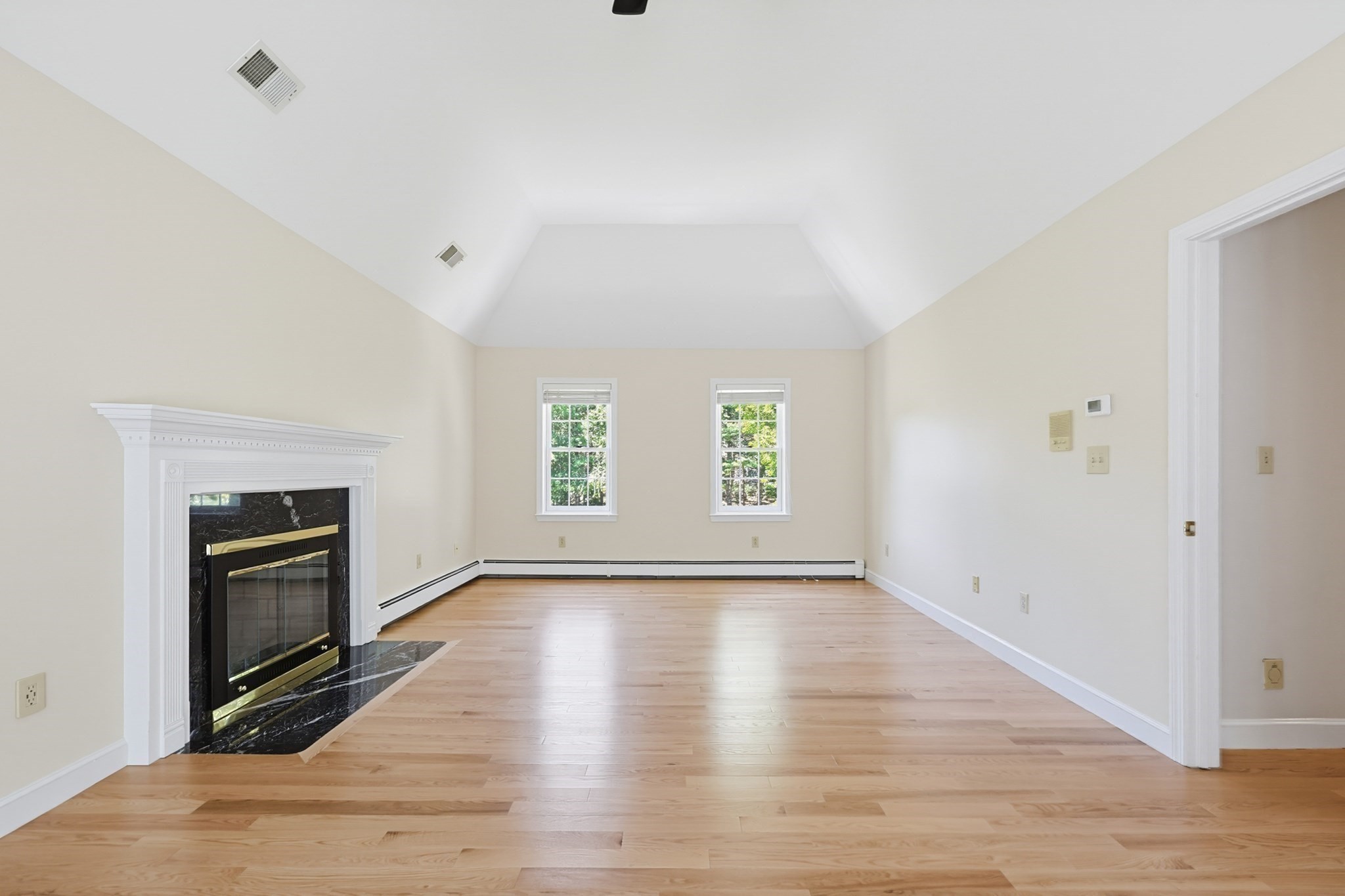 19 Windsor Dr. Property Photo 23