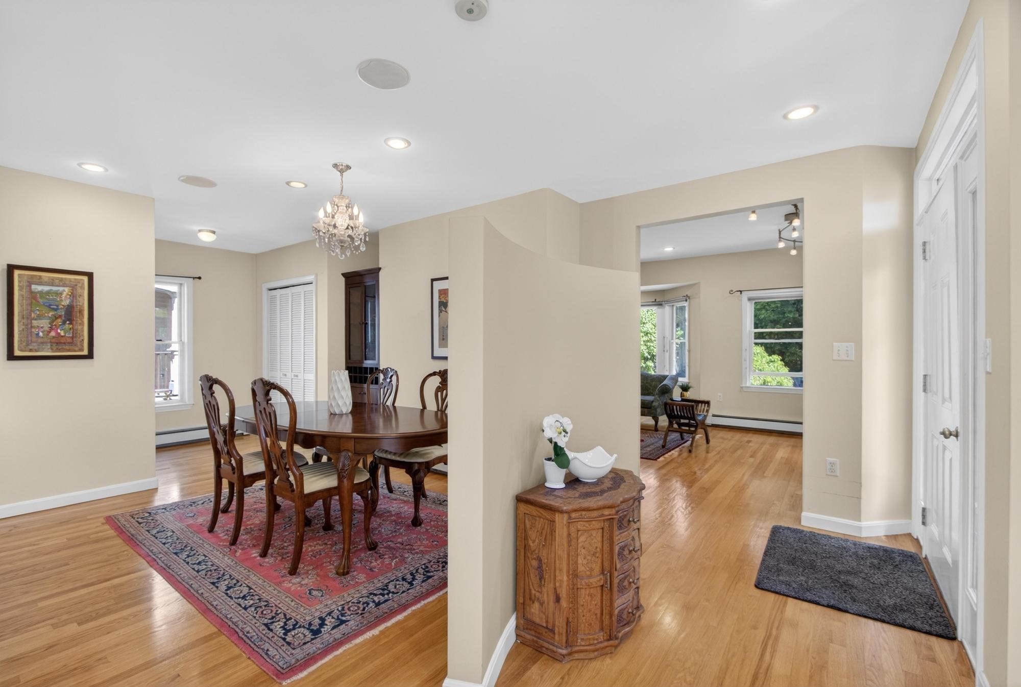 12 Middle St Property Photo 5