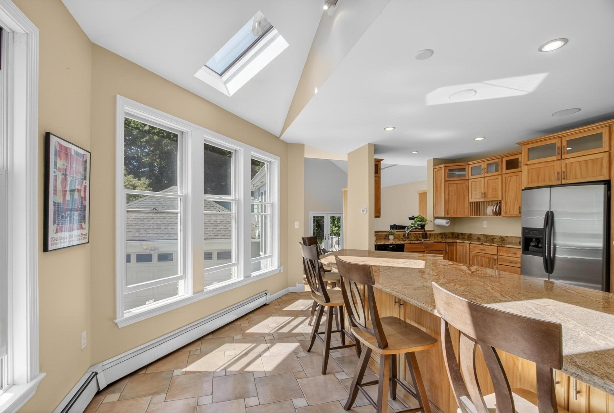 12 Middle St Property Photo 8