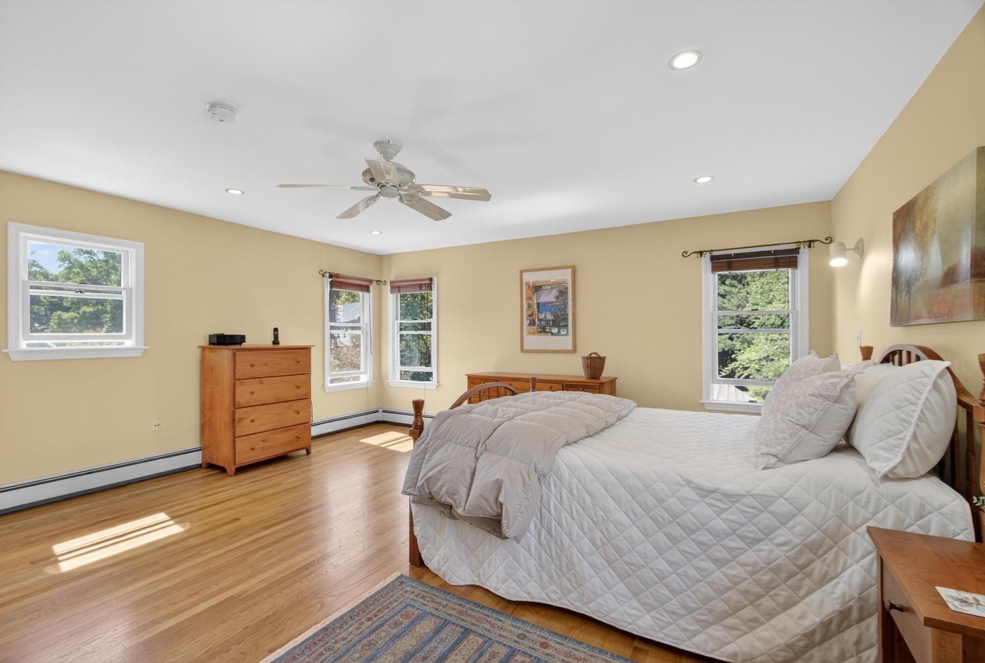 12 Middle St Property Photo 15