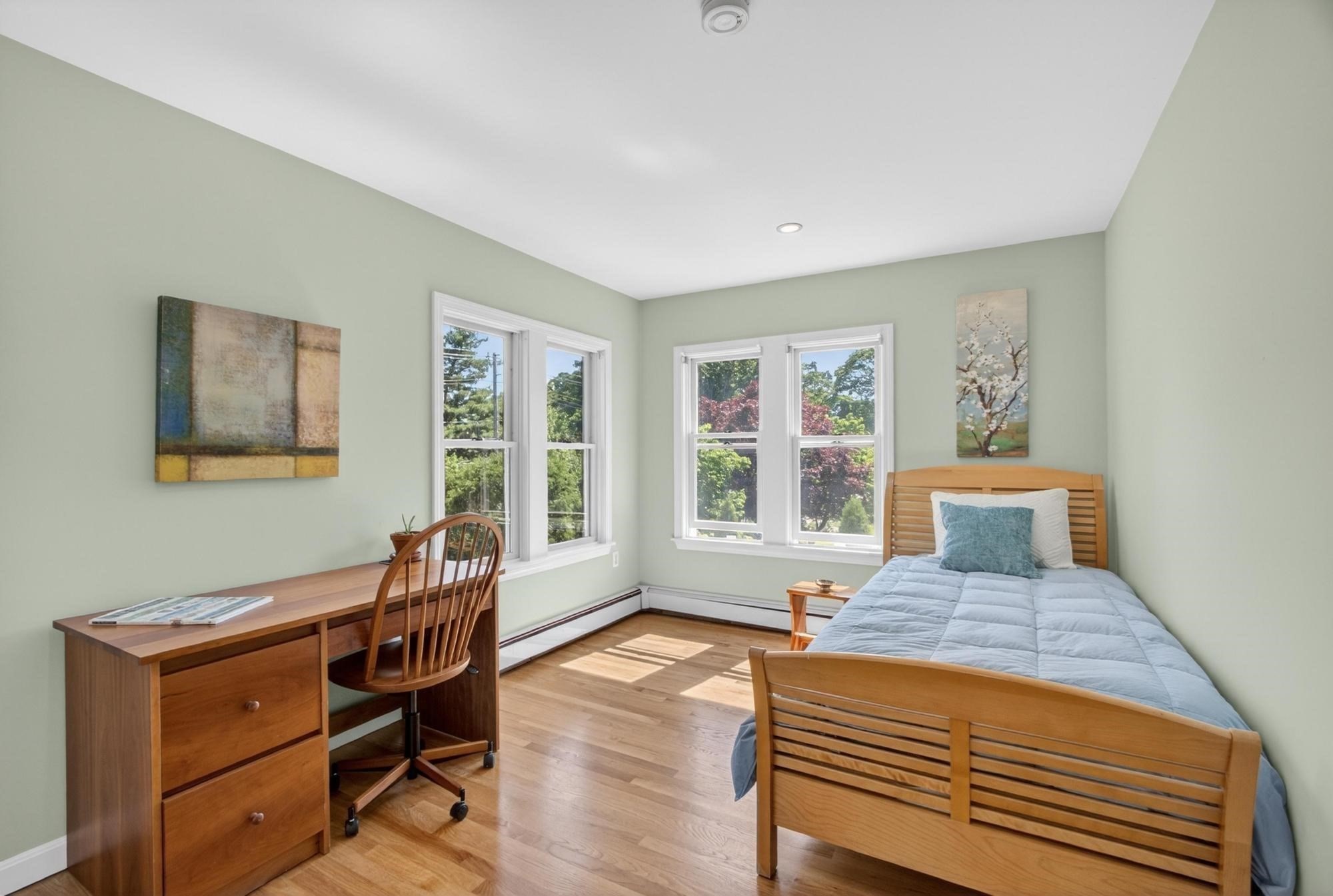 12 Middle St Property Photo 16
