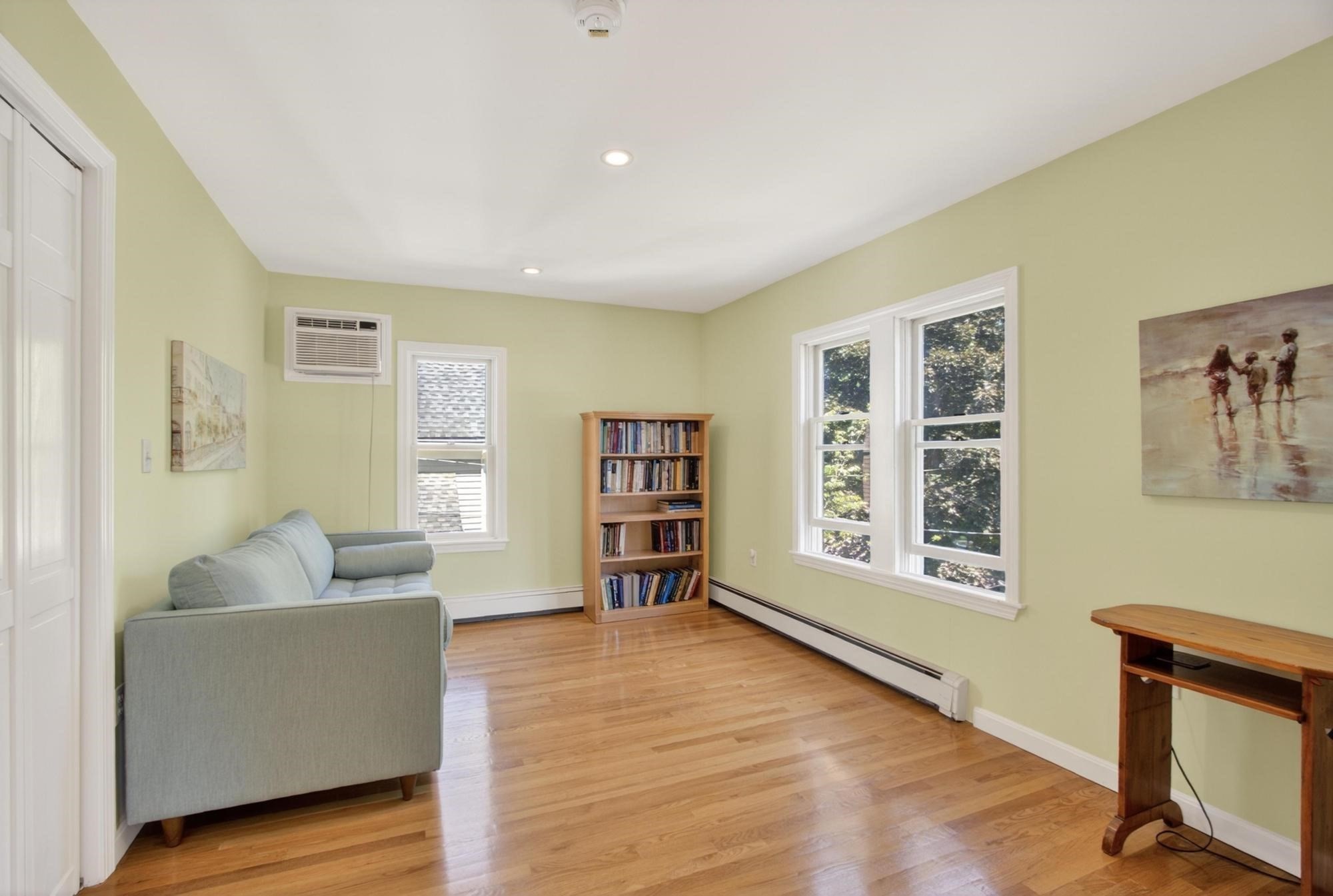 12 Middle St Property Photo 17