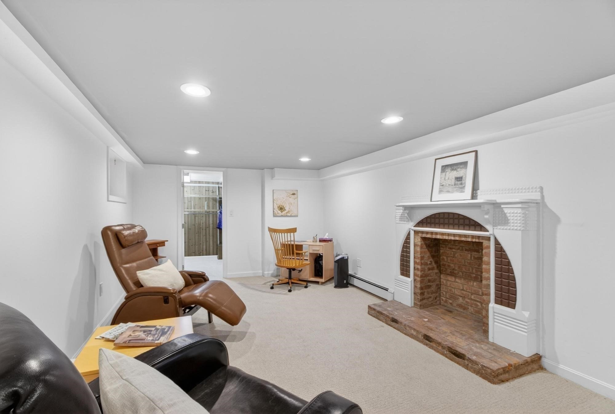 12 Middle St Property Photo 18