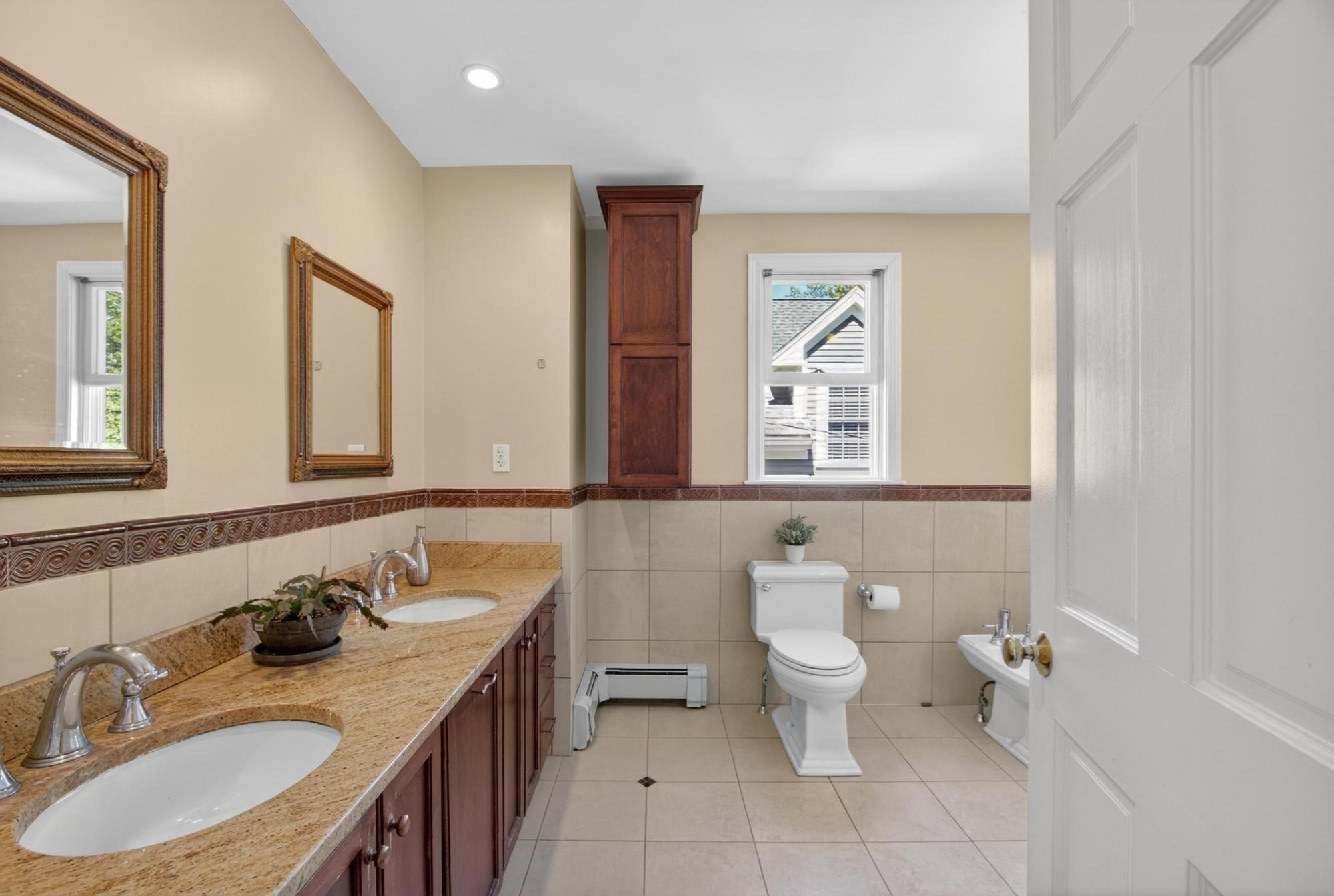 12 Middle St Property Photo 19