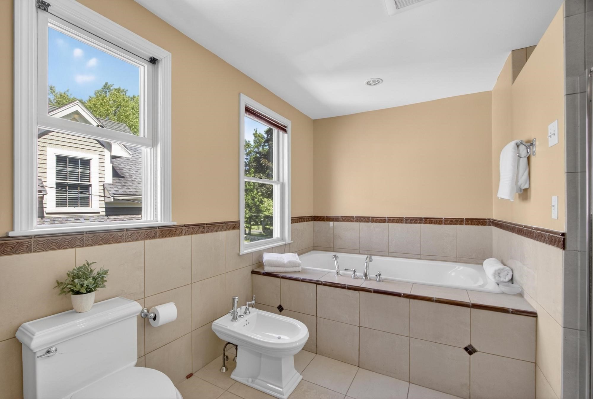 12 Middle St Property Photo 20