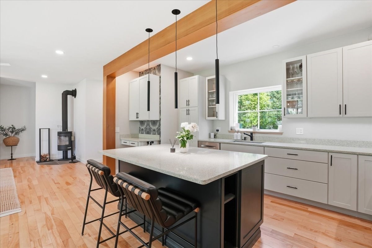 108 Kilby St Property Photo 3