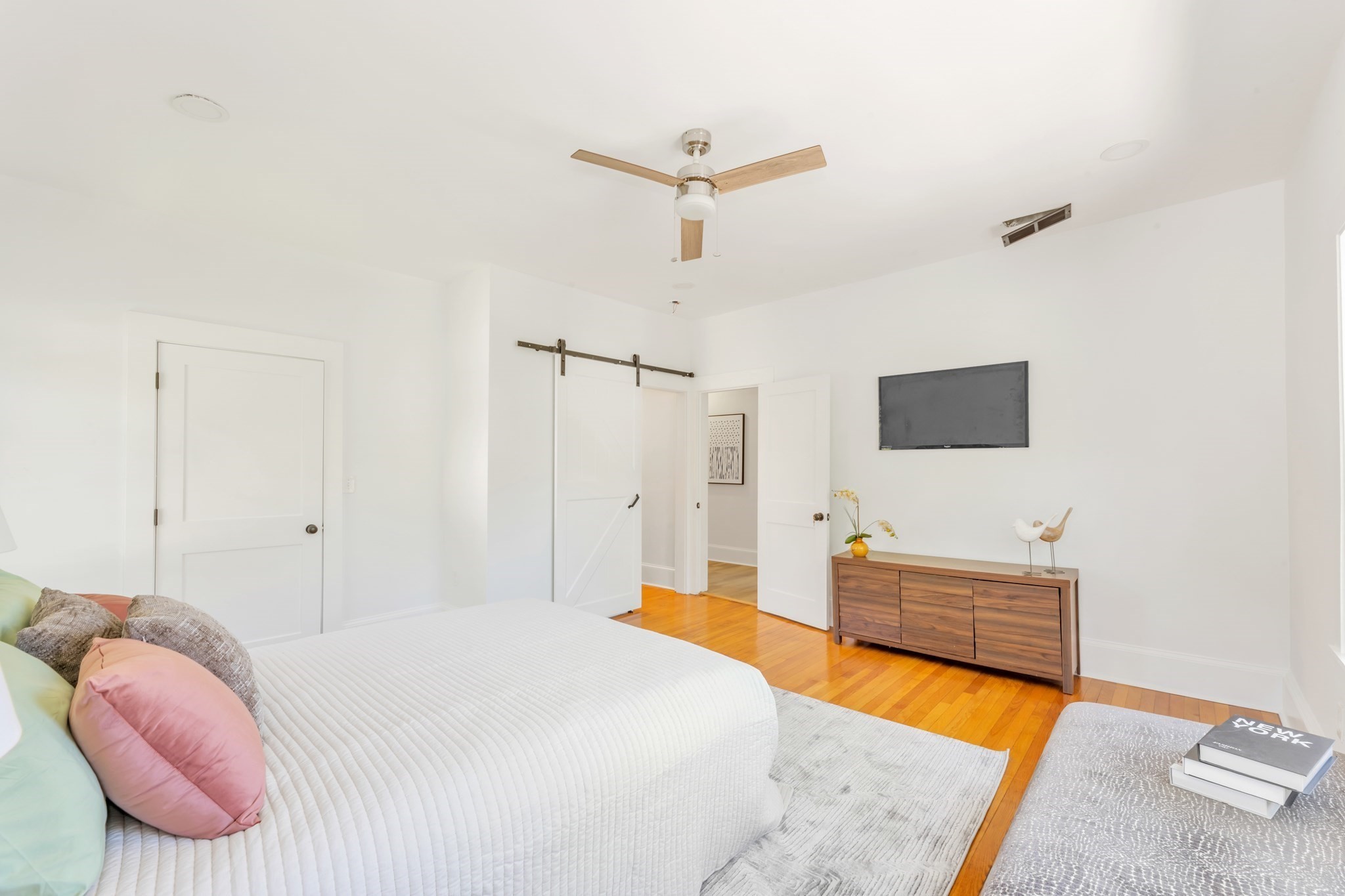 35 George Street # 2 Property Photo 9