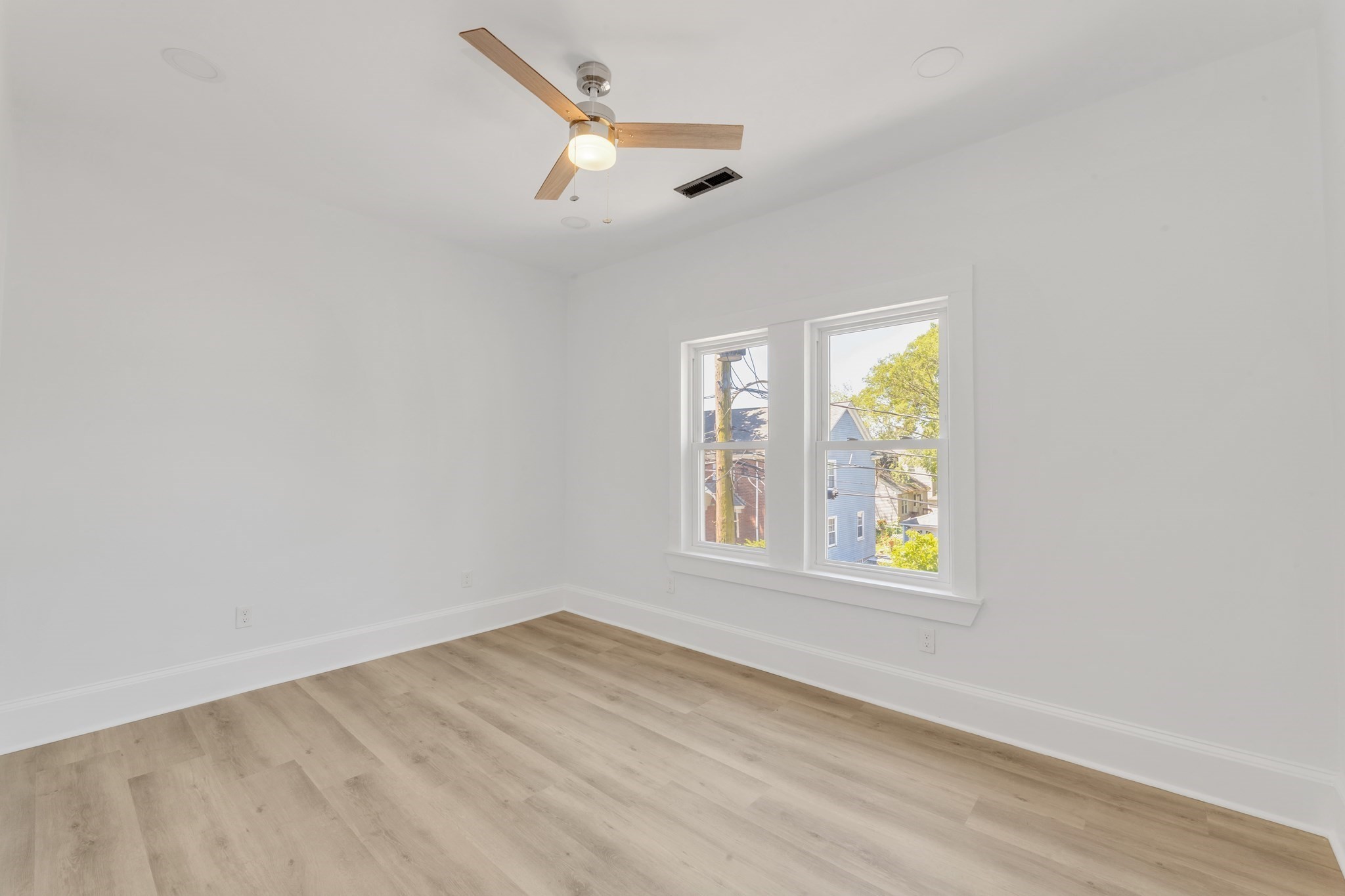 35 George Street # 2 Property Photo 10