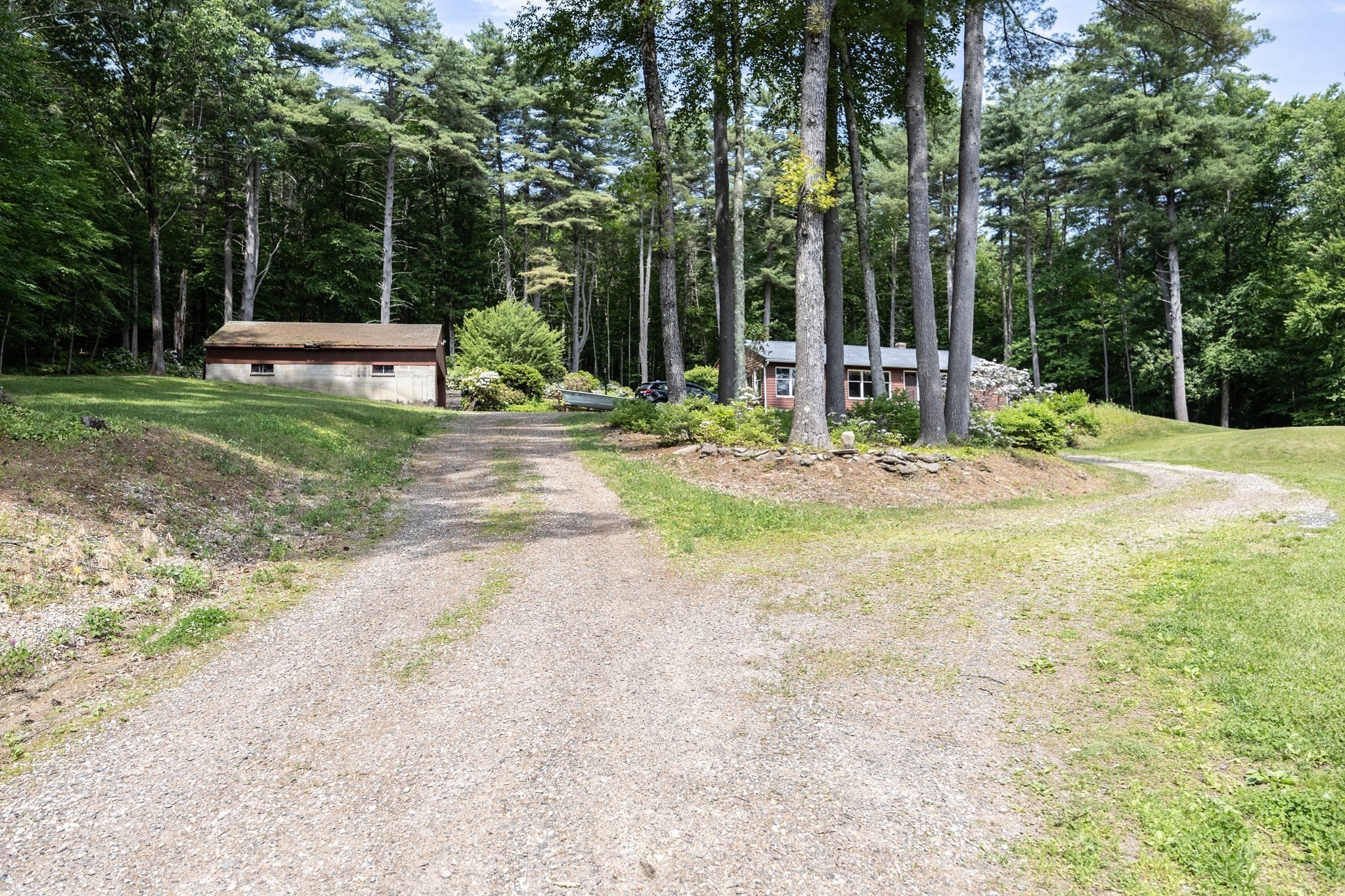 477 River Road Property Photo 3