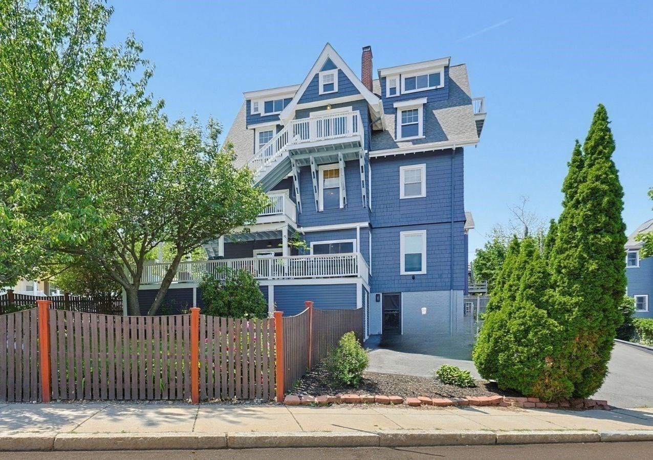 51 Sawyer Avenue # 3 Property Photo 1
