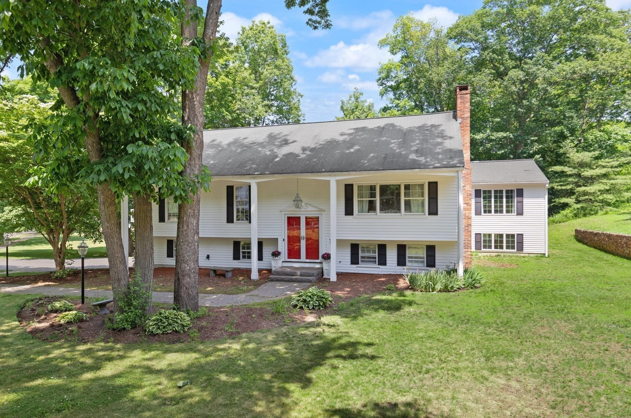4 Pentucket Ln Property Photo 9