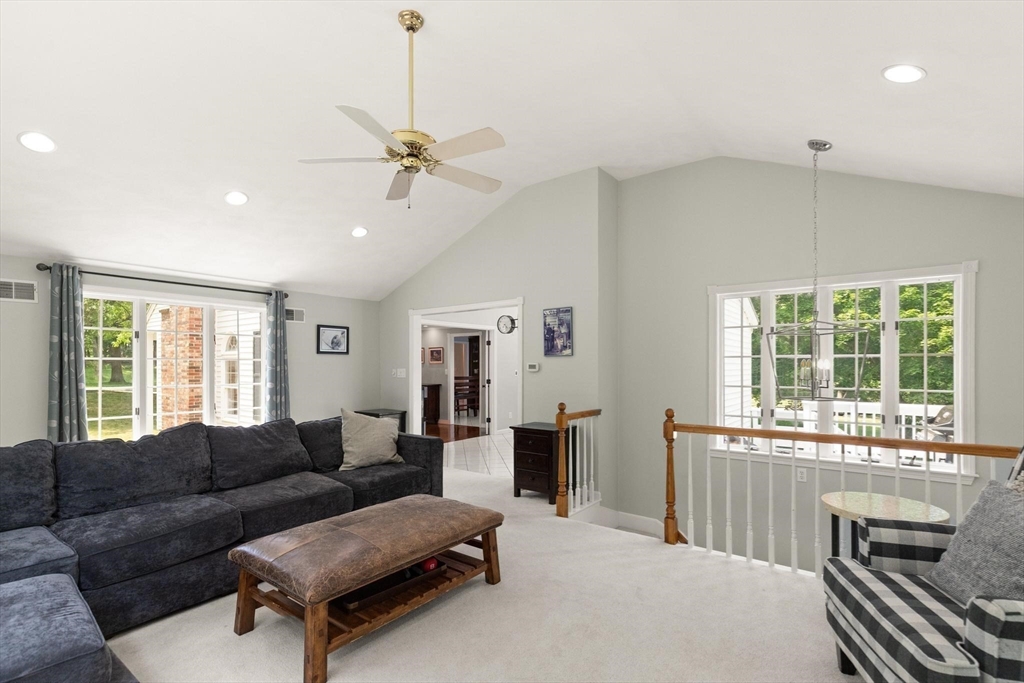 4 Pentucket Ln Property Photo 18