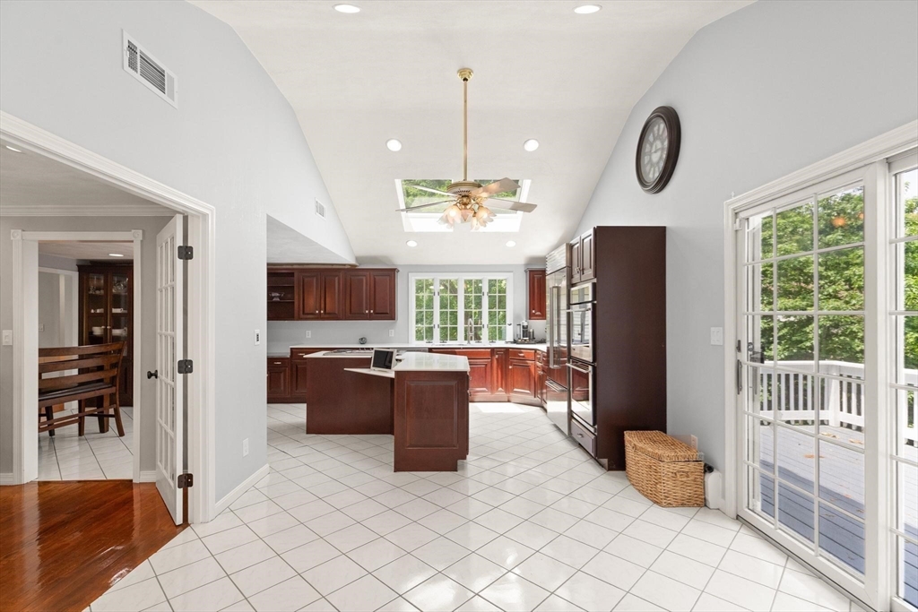 4 Pentucket Ln Property Photo 19