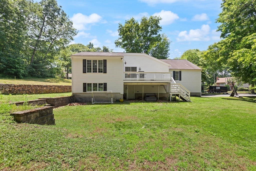 4 Pentucket Ln Property Photo 34
